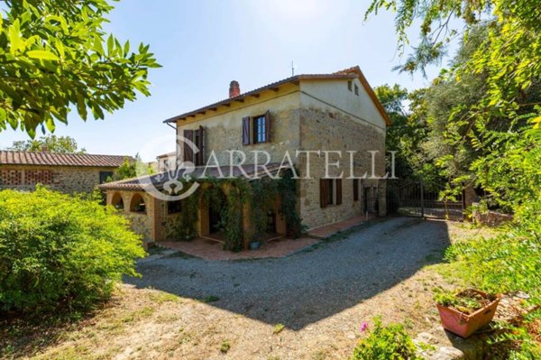 casa indipendente in vendita a Cinigiano