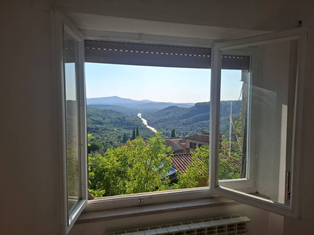 appartamento in vendita a Cinigiano in zona Sasso d'Ombrone