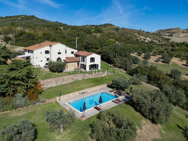 casale in vendita a Cinigiano