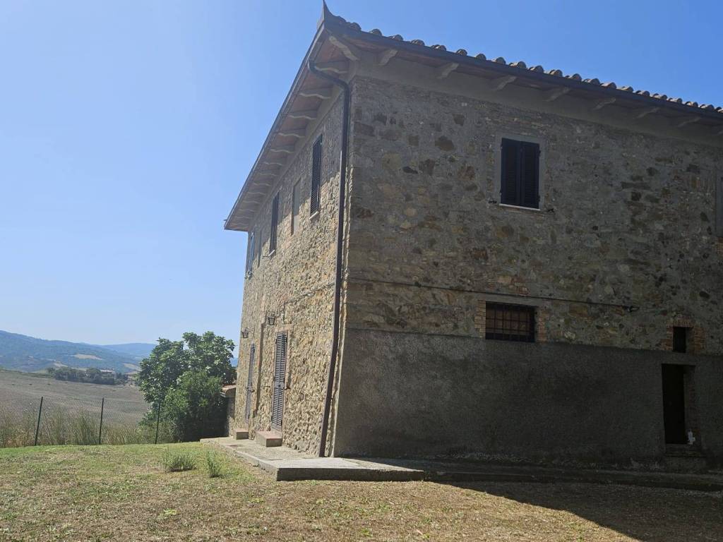 casa indipendente in vendita a Cinigiano