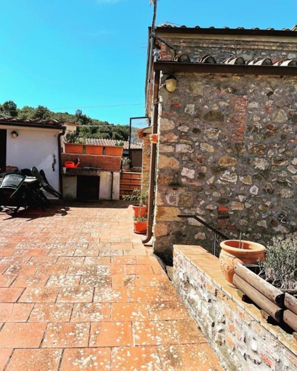 casa indipendente in vendita a Civitella Paganico in zona Pari
