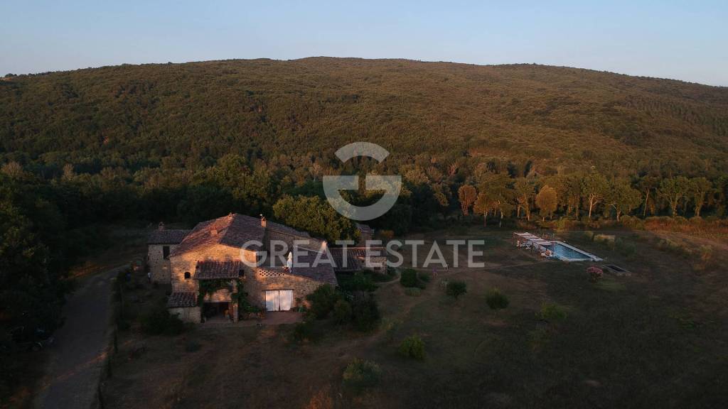 casa indipendente in vendita a Civitella Paganico in zona Pari