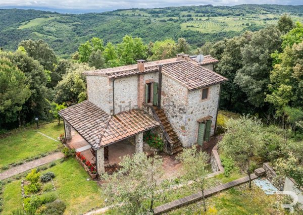 casa indipendente in vendita a Civitella Paganico in zona Pari