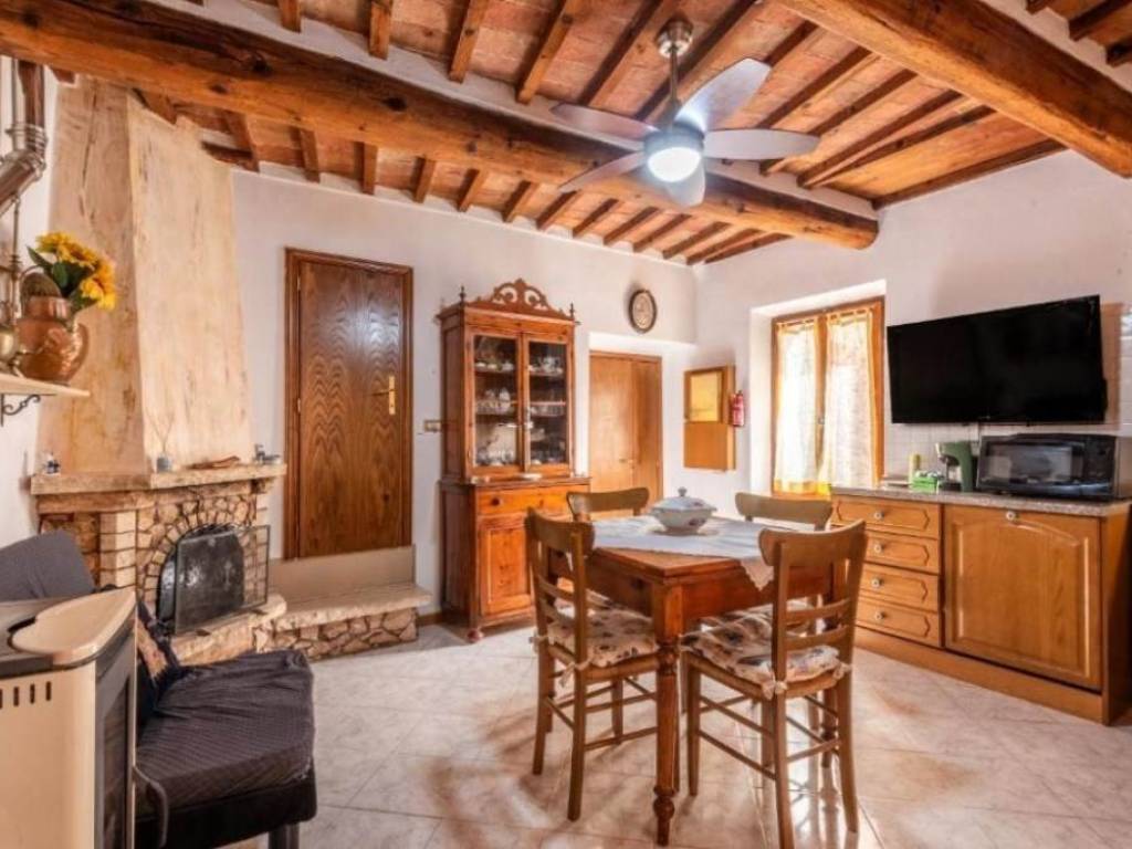 appartamento in vendita a Civitella Paganico in zona Pari