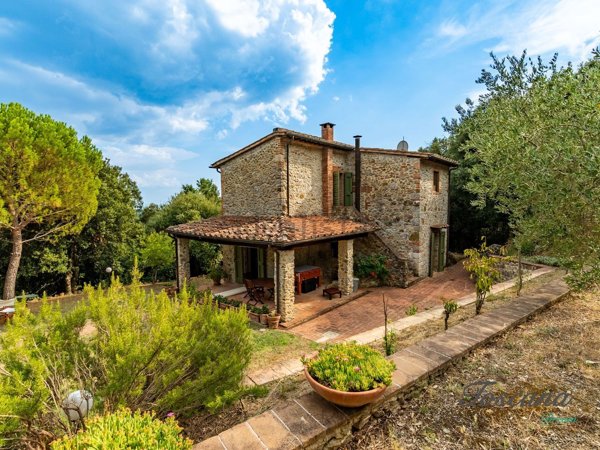 quadrivano in vendita a Civitella Paganico in zona Pari