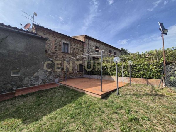casa indipendente in vendita a Civitella Paganico in zona Pari