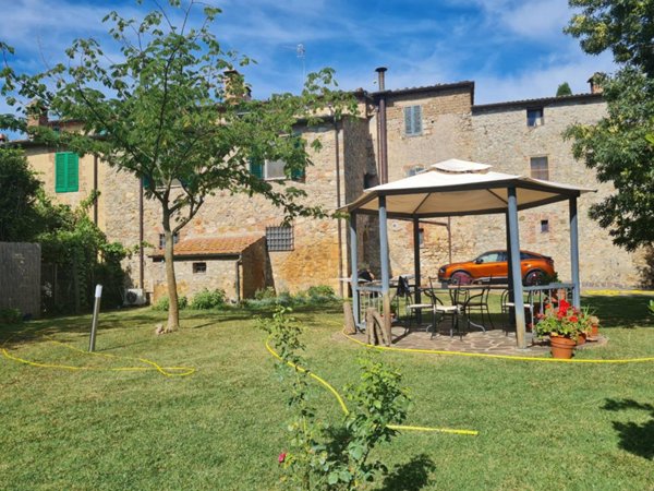 casa indipendente in vendita a Civitella Paganico in zona Pari