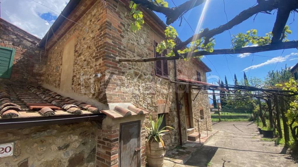 appartamento in vendita a Civitella Paganico in zona Pari