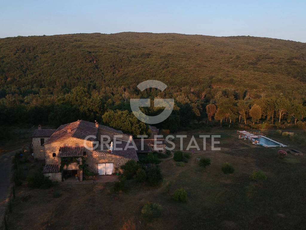 casa indipendente in vendita a Civitella Paganico in zona Pari