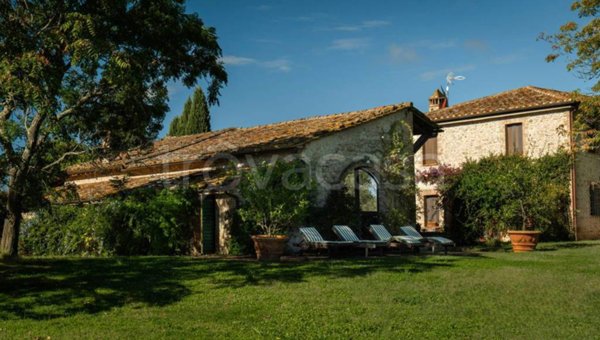casa indipendente in vendita a Civitella Paganico in zona Petriolo