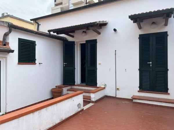 casa indipendente in vendita a Follonica