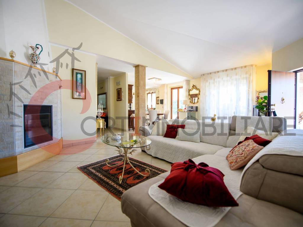 casa indipendente in vendita a Follonica