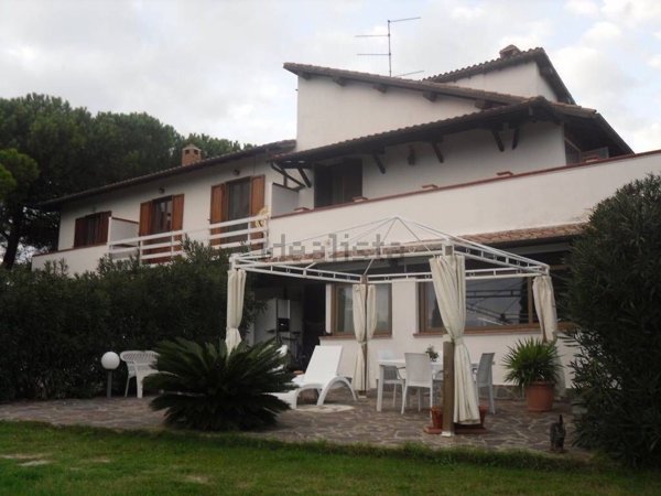 casa indipendente in vendita a Follonica