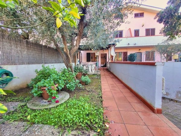 casa indipendente in vendita a Follonica