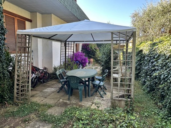 casa indipendente in vendita a Follonica
