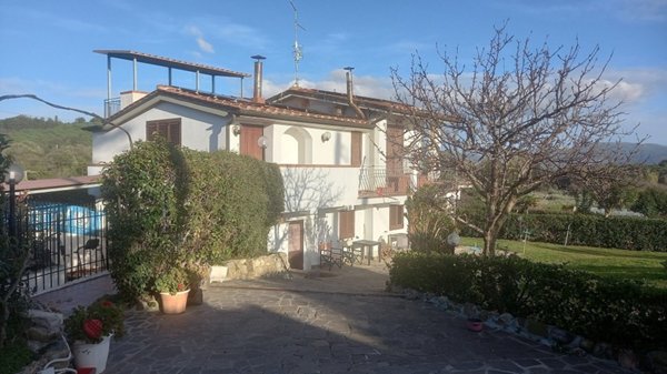 casa indipendente in vendita a Follonica