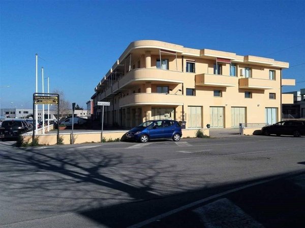 ufficio in vendita a Follonica