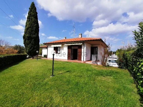 casa indipendente in vendita a Follonica