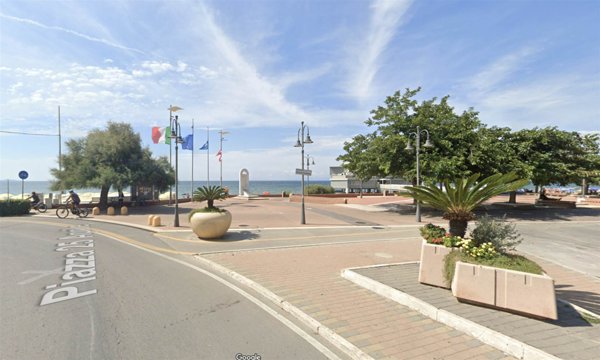 ufficio in vendita a Follonica