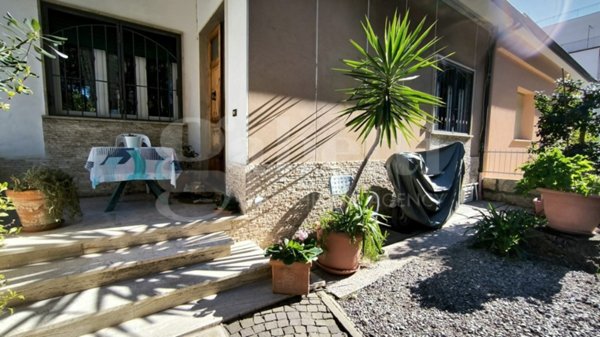 casa indipendente in vendita a Follonica