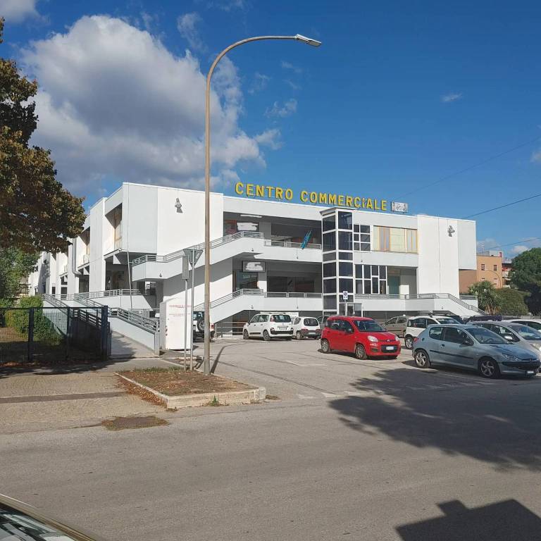 negozio in vendita a Follonica