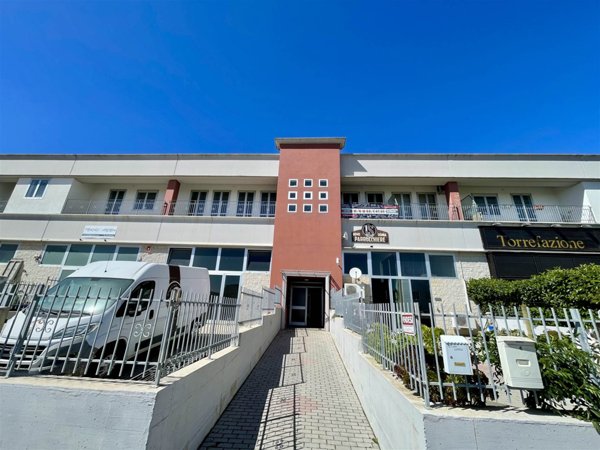 ufficio in vendita a Follonica