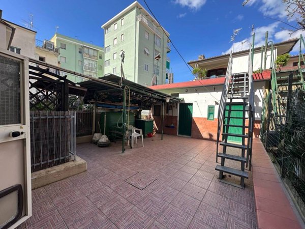 casa indipendente in vendita a Follonica