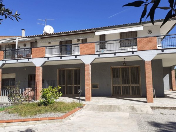 casa semindipendente in vendita a Follonica