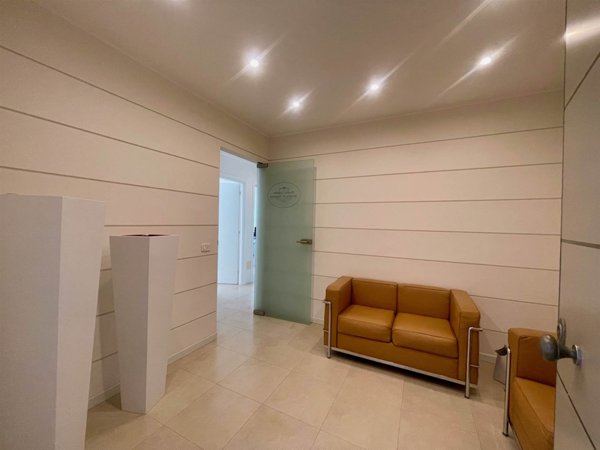 ufficio in vendita a Follonica
