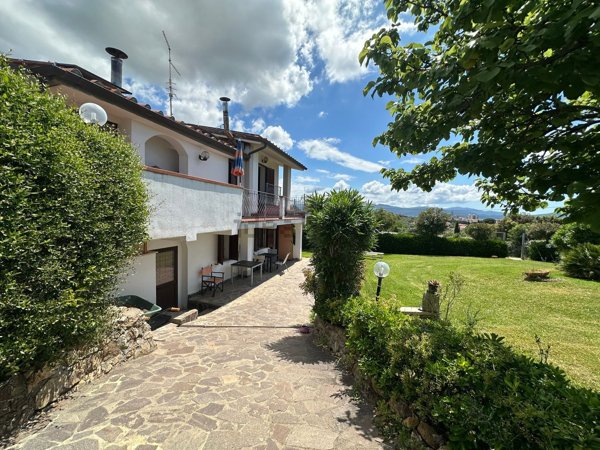 casa indipendente in vendita a Follonica