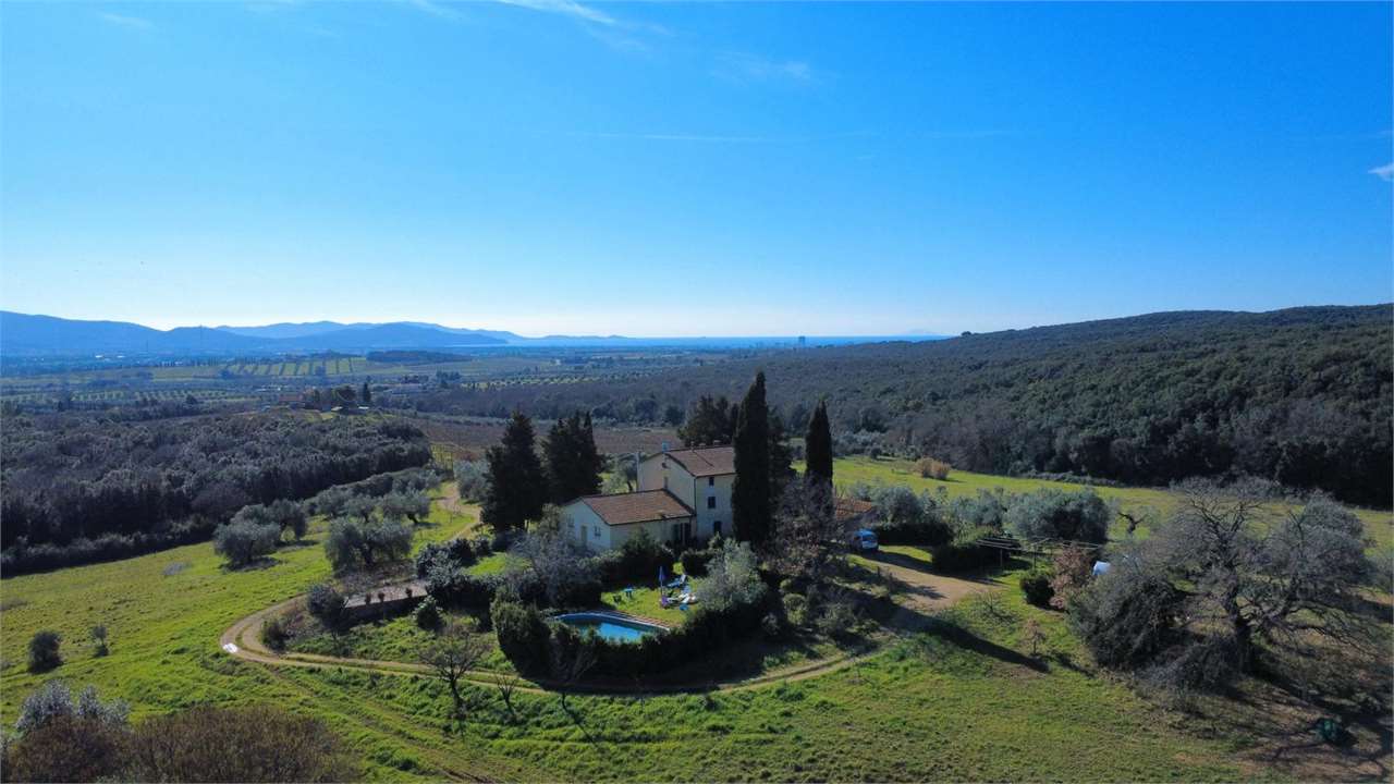 casa indipendente in vendita a Follonica