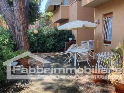 casa indipendente in vendita a Follonica