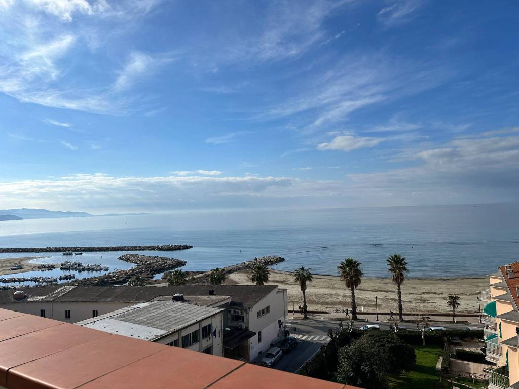 appartamento in vendita a Follonica