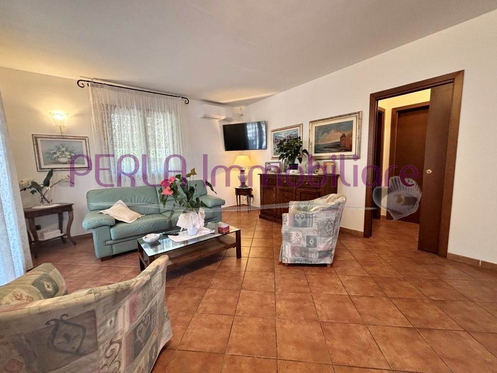 casa indipendente in vendita a Follonica