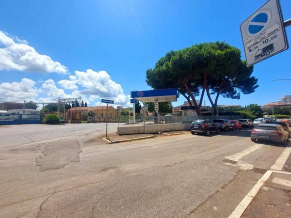 locale di sgombero in vendita a Follonica