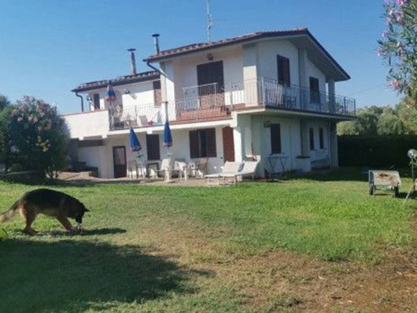 casa indipendente in vendita a Follonica