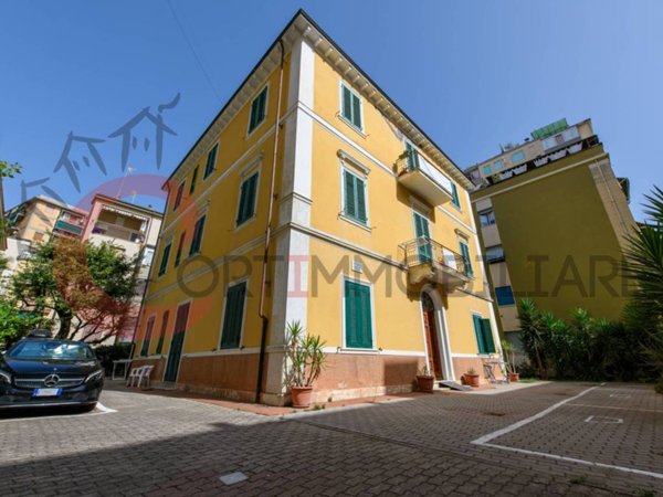 appartamento in vendita a Follonica