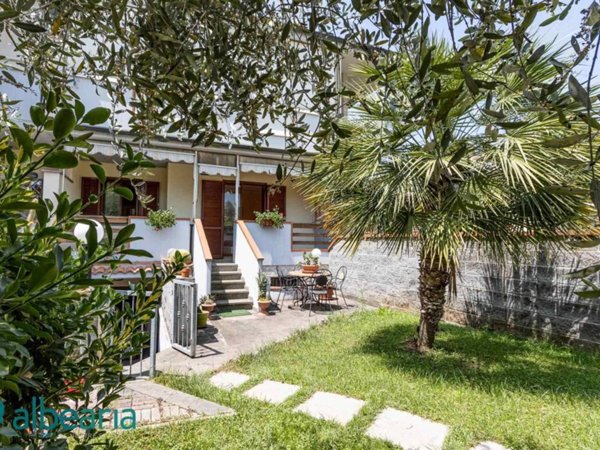 casa indipendente in vendita a Follonica