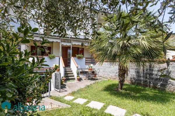 casa indipendente in vendita a Follonica