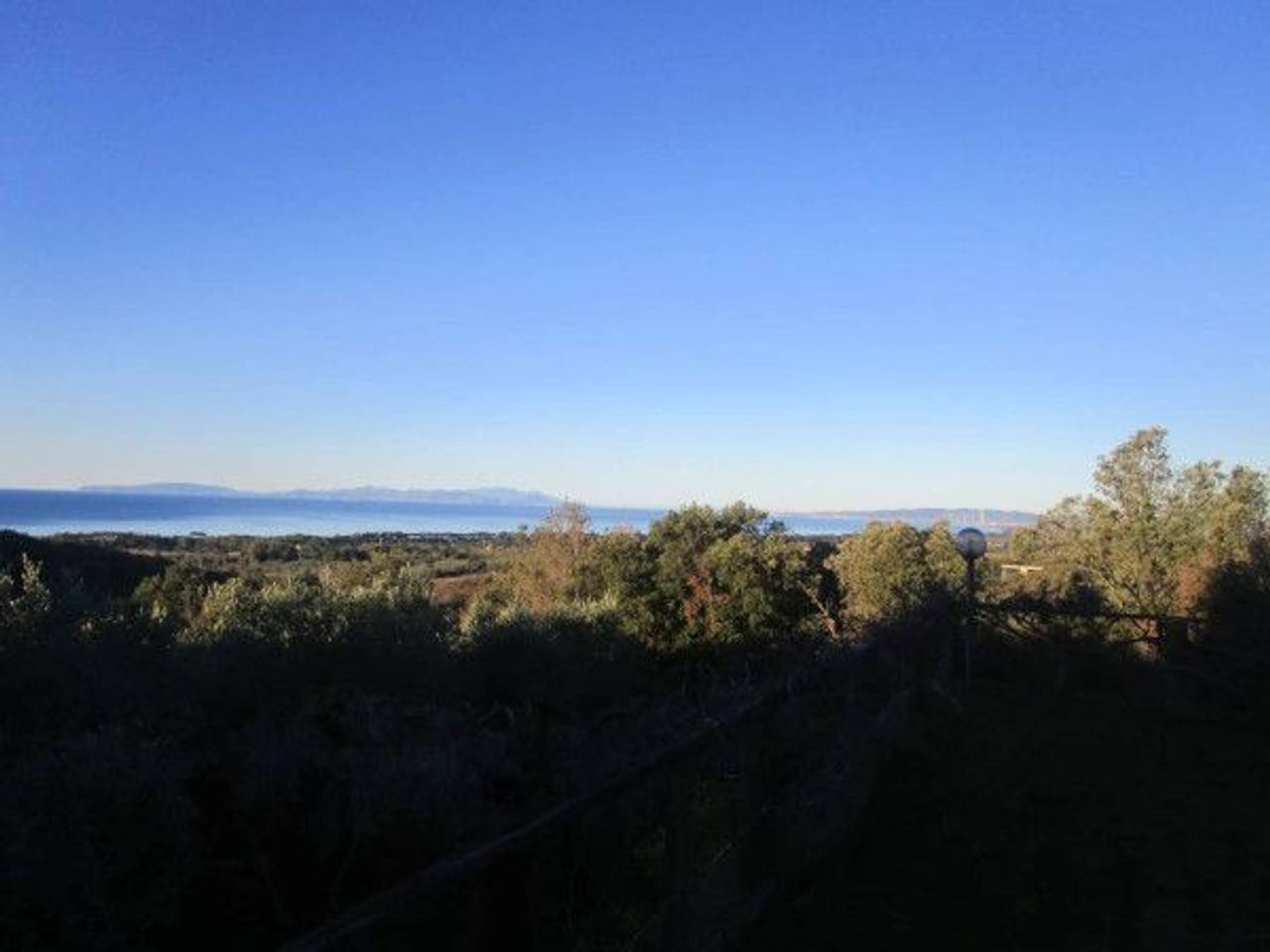 casa indipendente in vendita a Follonica in zona Area Industriale
