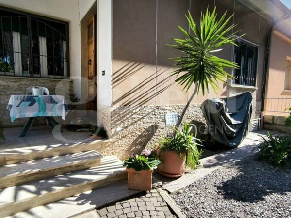 casa indipendente in vendita a Follonica