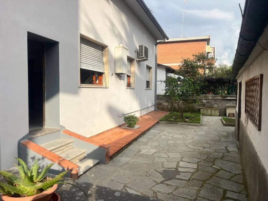 casa indipendente in vendita a Follonica