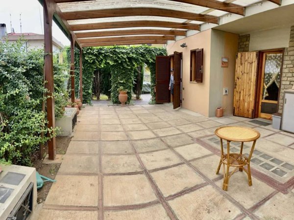 casa indipendente in vendita a Follonica