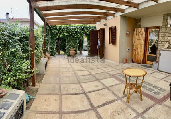 casa indipendente in vendita a Follonica