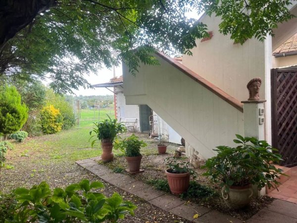 casa indipendente in vendita a Follonica