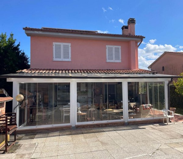 casa indipendente in vendita a Follonica