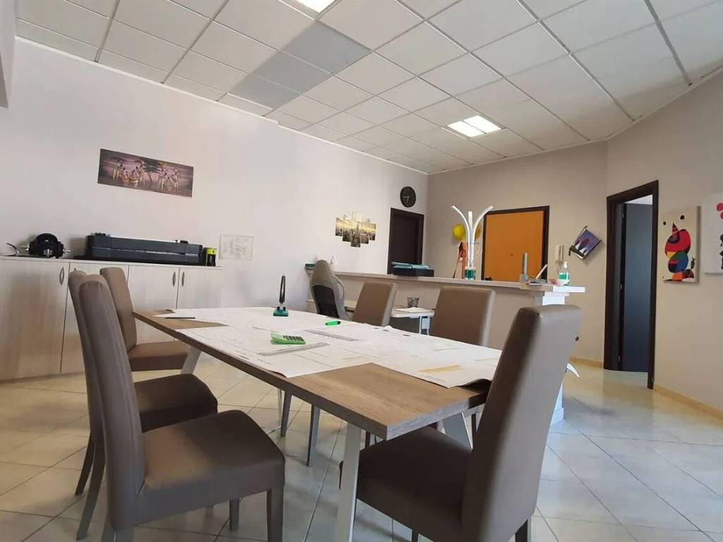 ufficio in vendita a Follonica