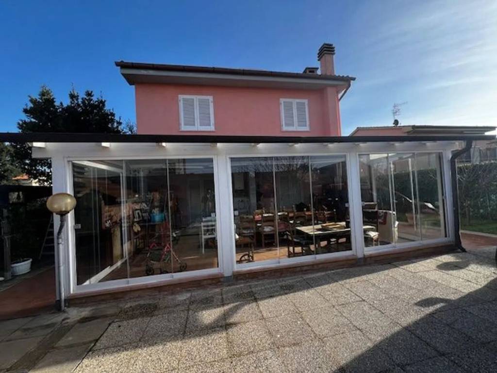 casa indipendente in vendita a Follonica