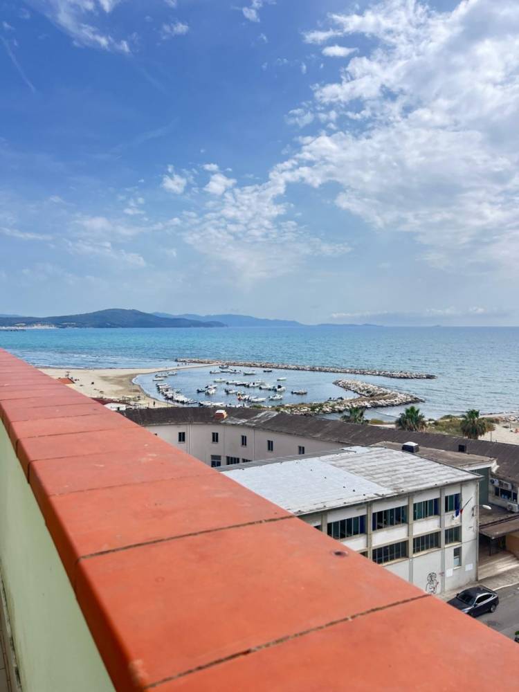 appartamento in vendita a Follonica