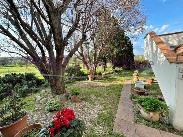 casa indipendente in vendita a Follonica